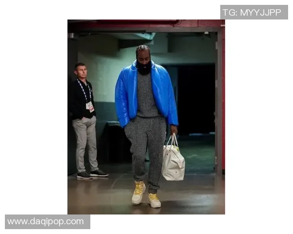 足球球星场外时尚穿搭解析展现运动员魅力与潮流风格