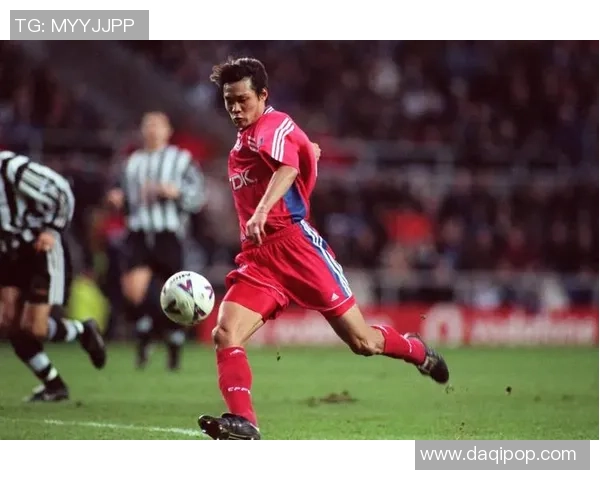 足球球星惊艳好身材揭秘 如何通过训练塑造完美体型 足球球星惊艳好身材揭秘 如何通过训练塑造完美体型